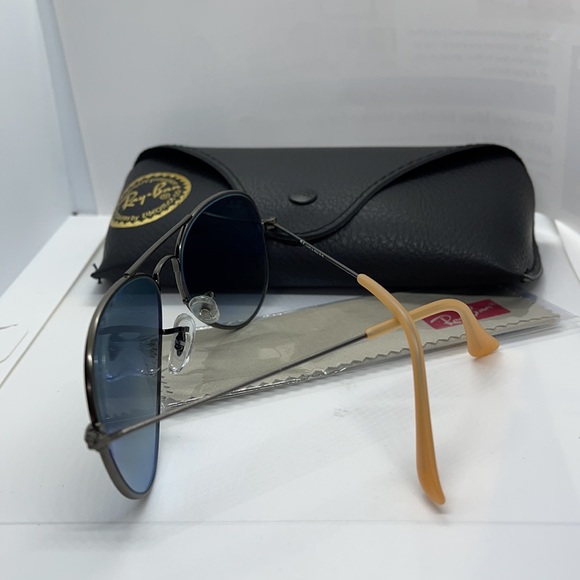 BNIB Rayban Gunmetal with Blue Gradient Lenses - Picture 4 of 6